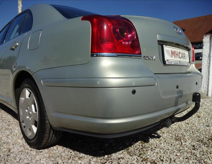 Toyota Avensis 14