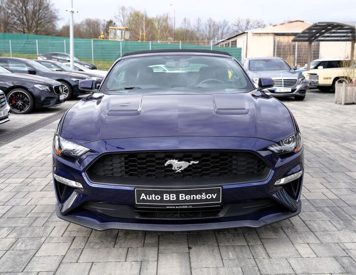 Ford Mustang 1