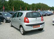 Nissan Pixo 5