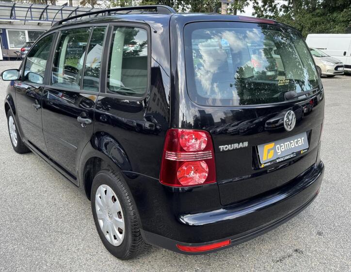 Volkswagen Touran 9