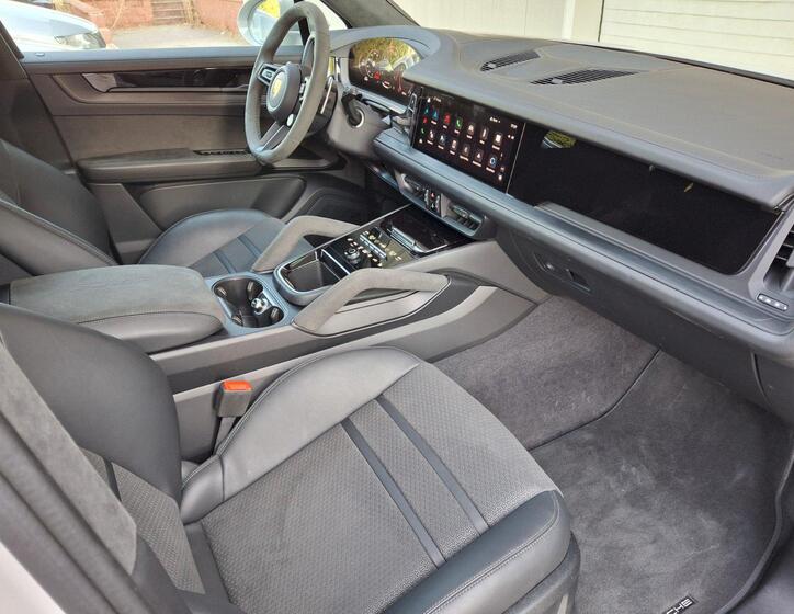 Porsche Cayenne 16