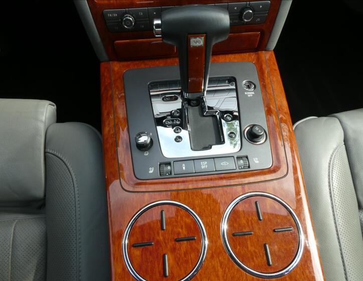 Volkswagen Phaeton 27