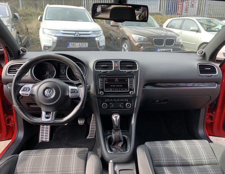 Volkswagen Golf 9