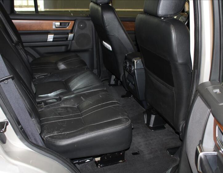 Land Rover Discovery 19