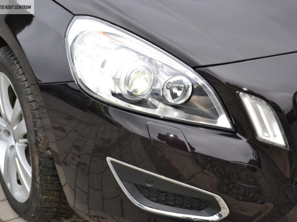 Volvo V60 8