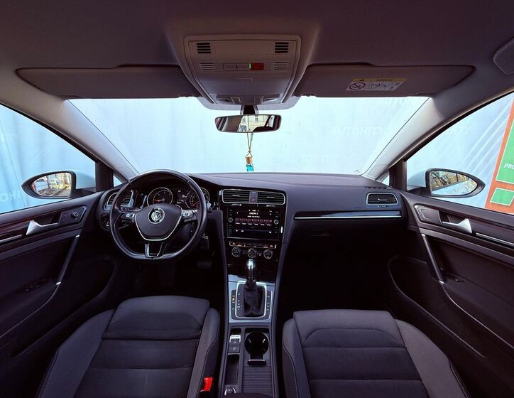 Volkswagen Golf 17