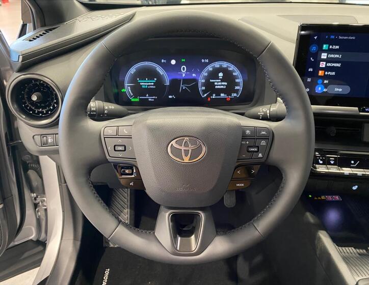 Toyota C-HR 10