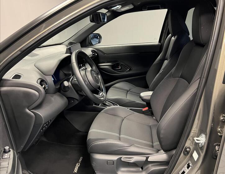 Toyota Yaris Cross 9