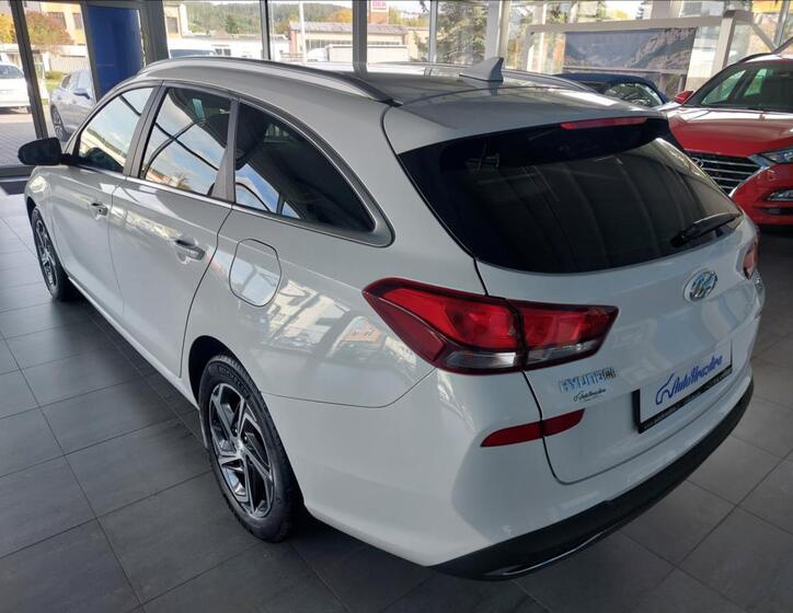 Hyundai i30 4