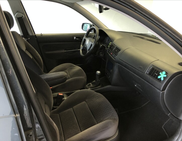 Volkswagen Golf 12