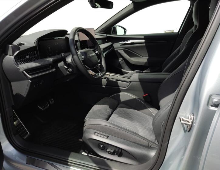 Škoda Superb 8