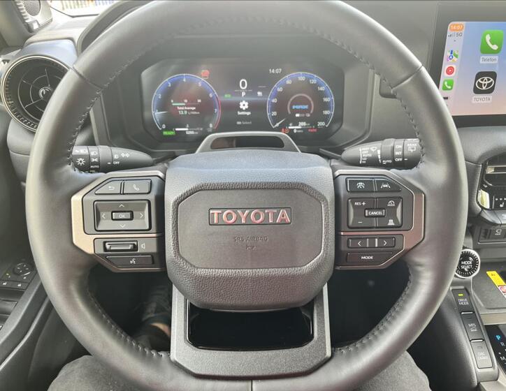 Toyota Land Cruiser 19