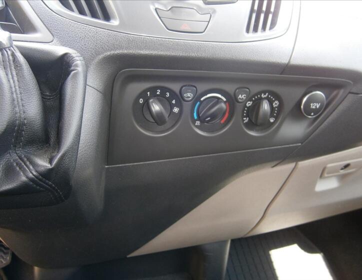 Ford Tourneo Custom 16