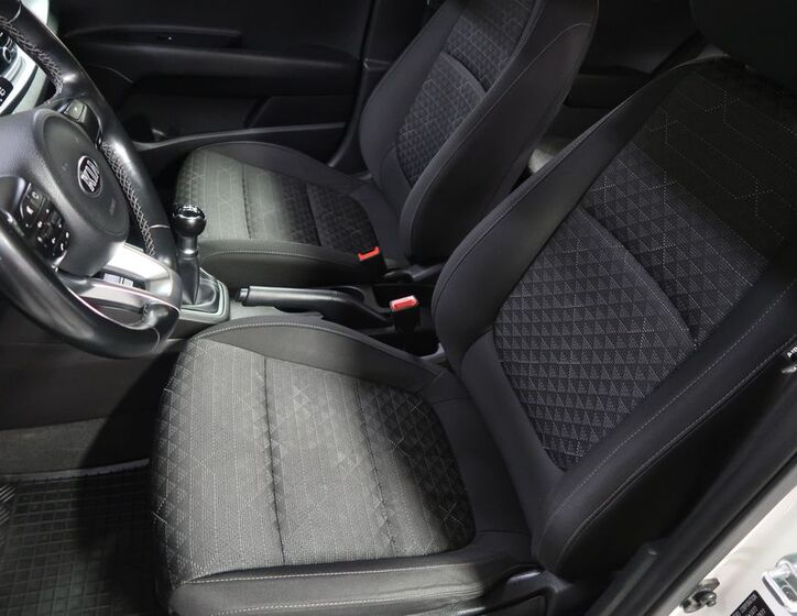 KIA Rio 9