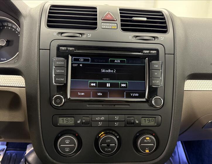 Volkswagen Golf 16