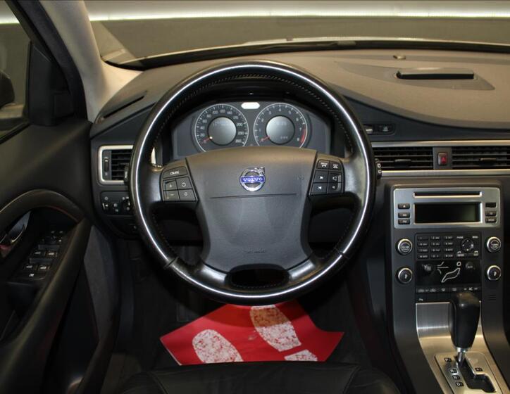 Volvo V70 25