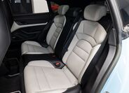 Porsche Taycan 10