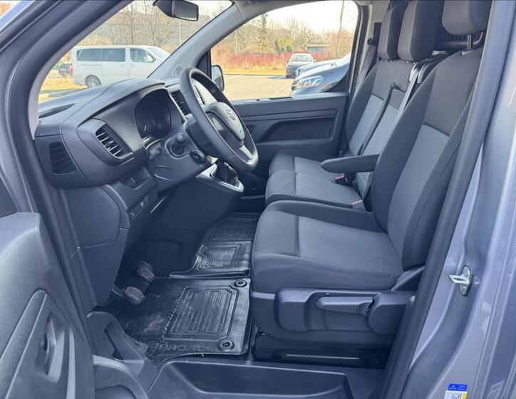 Toyota ProAce 6