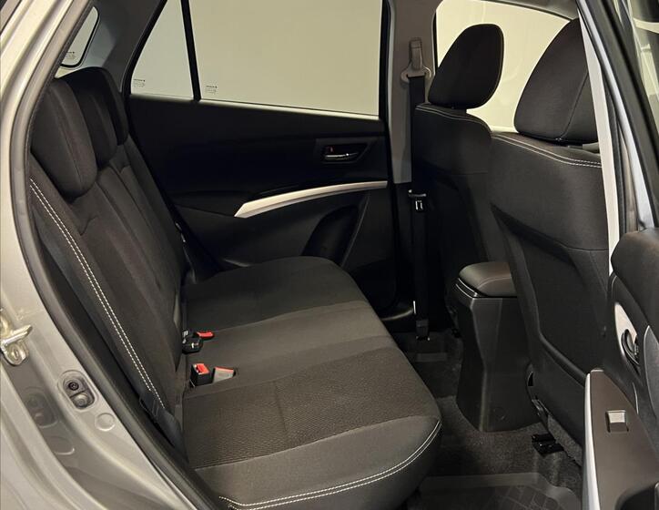 Suzuki SX4 10