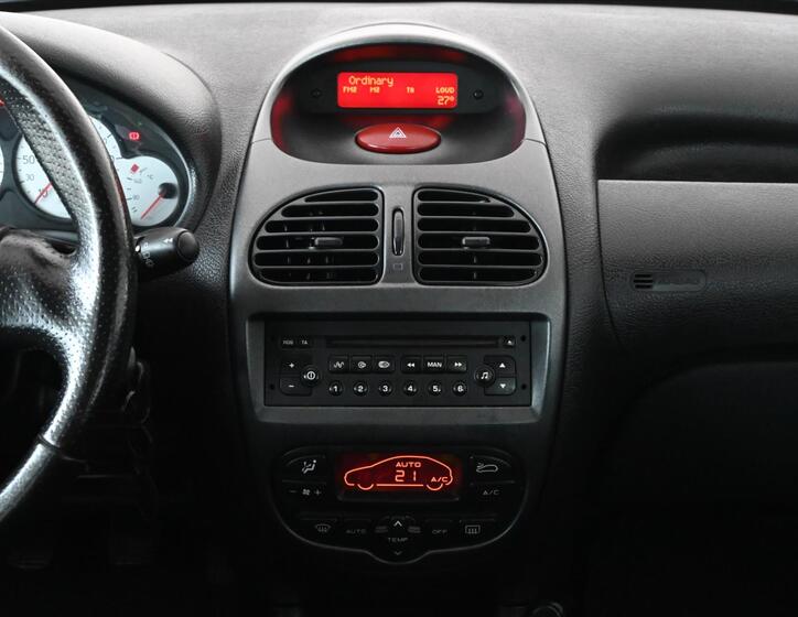 Peugeot 206 12