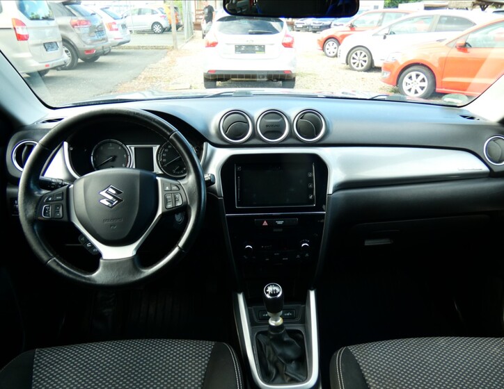 Suzuki Vitara 12
