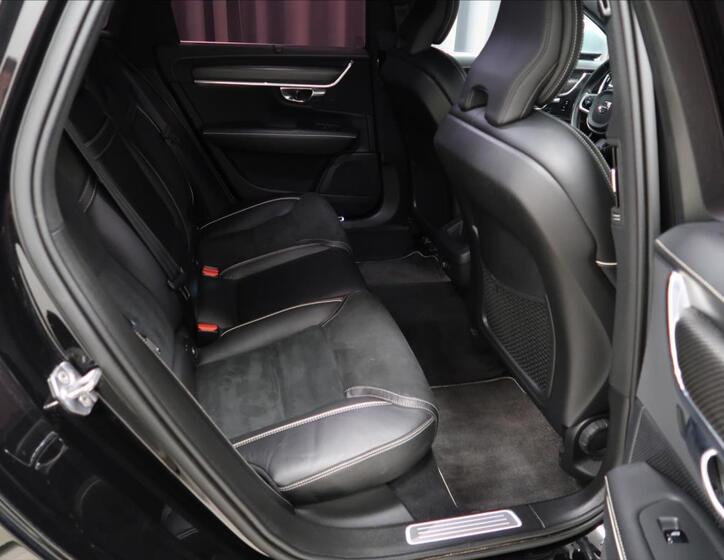Volvo V90 11