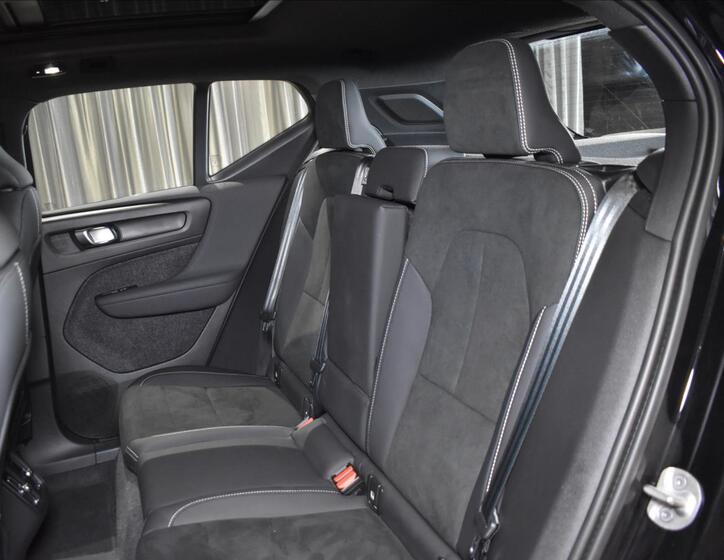 Volvo XC40 9