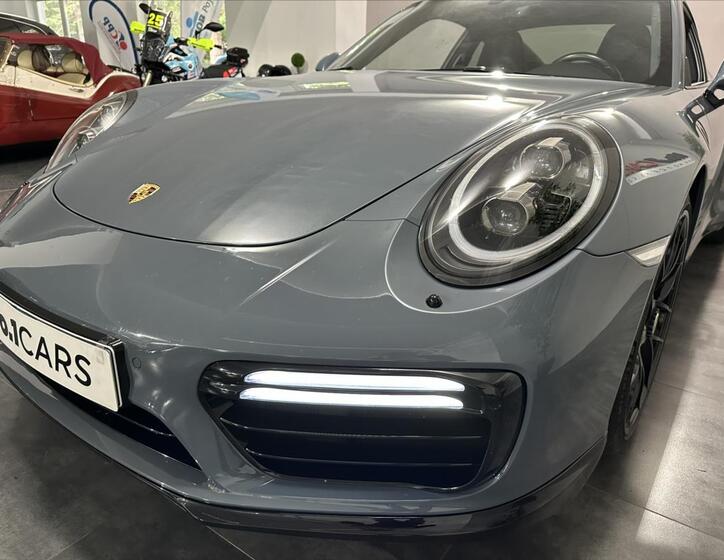 Porsche 911 28