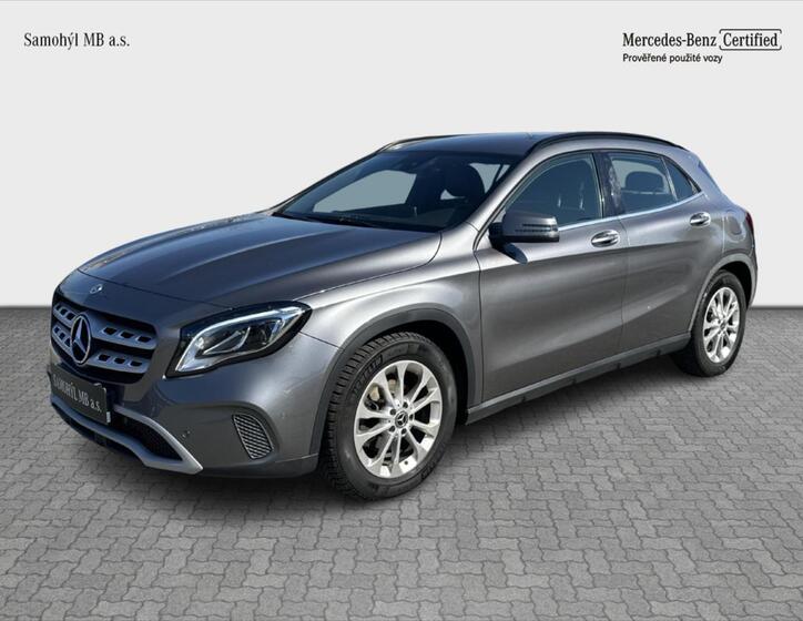 Mercedes-Benz GLA 1