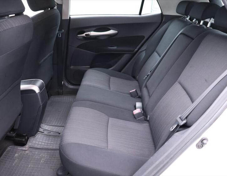 Toyota Auris 13