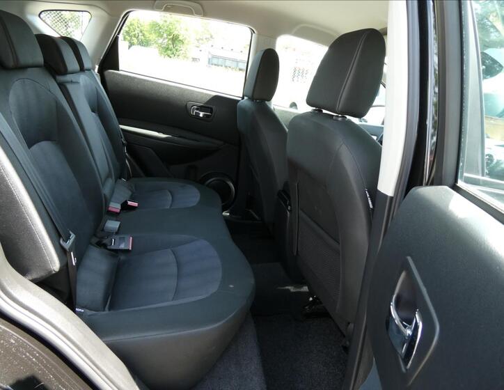 Nissan Qashqai 25