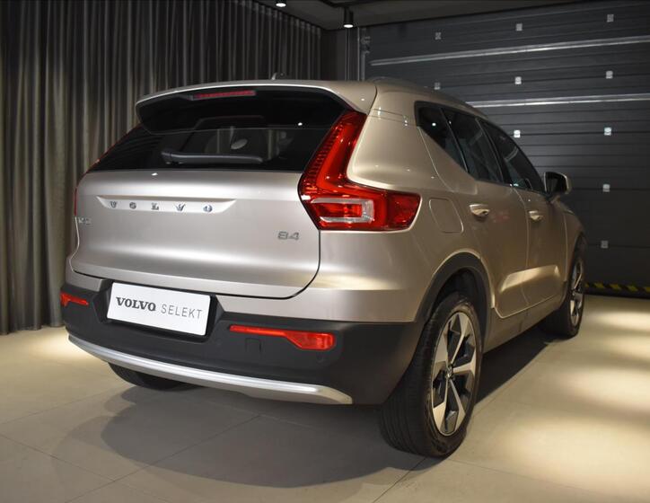 Volvo XC40 4