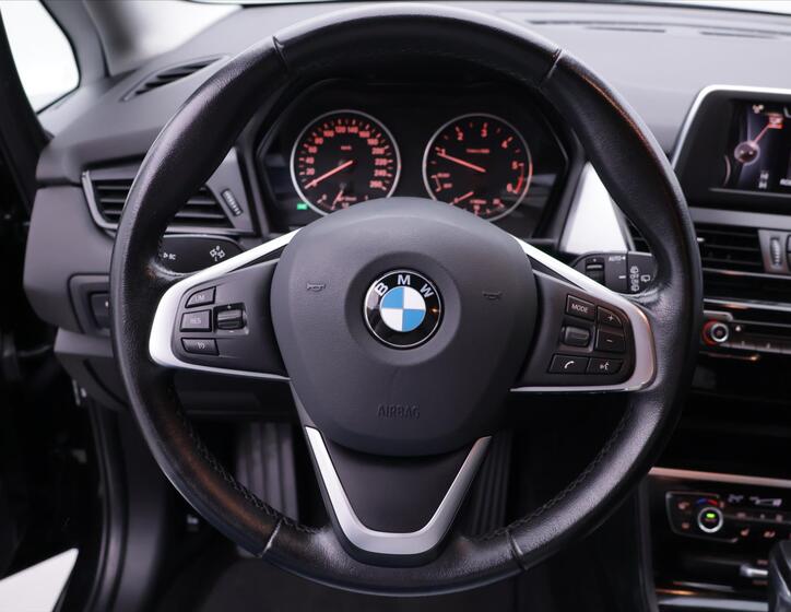 BMW Řada 2 23
