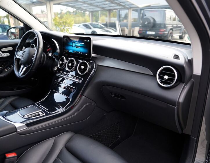 Mercedes-Benz GLC 27