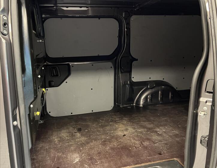 Toyota ProAce 9