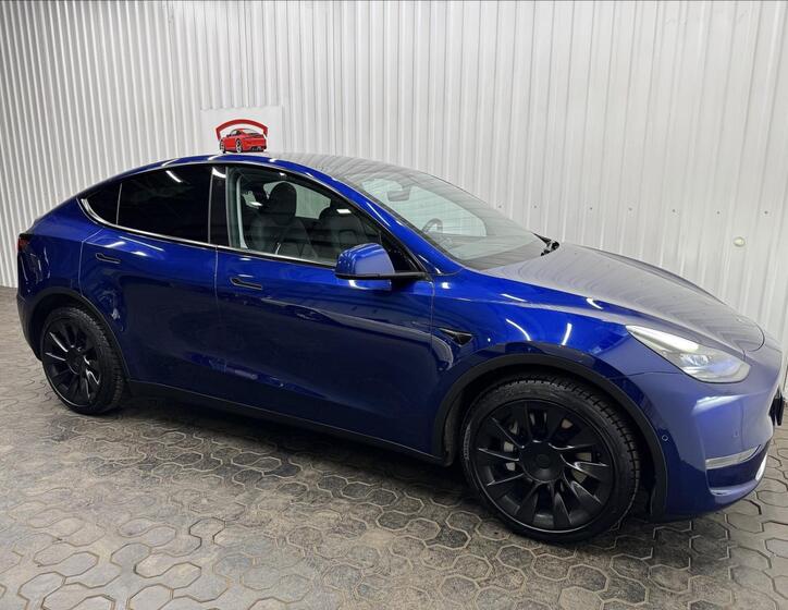 Tesla Model Y 11