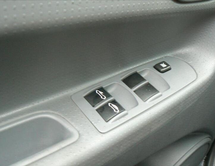 Mitsubishi Colt 9