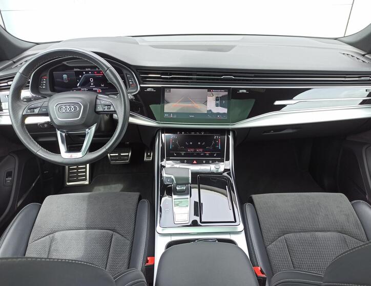 Audi Q8 17