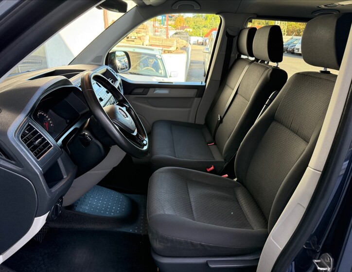 Volkswagen Caravelle 11