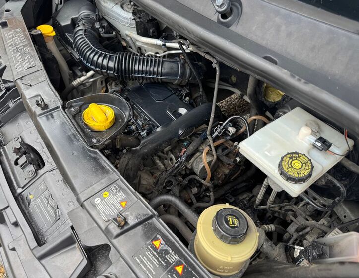 Nissan NV400 31