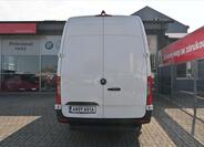 Mercedes-Benz Sprinter 4