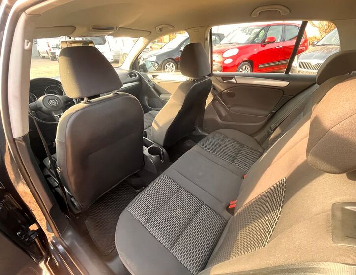 Volkswagen Golf 16