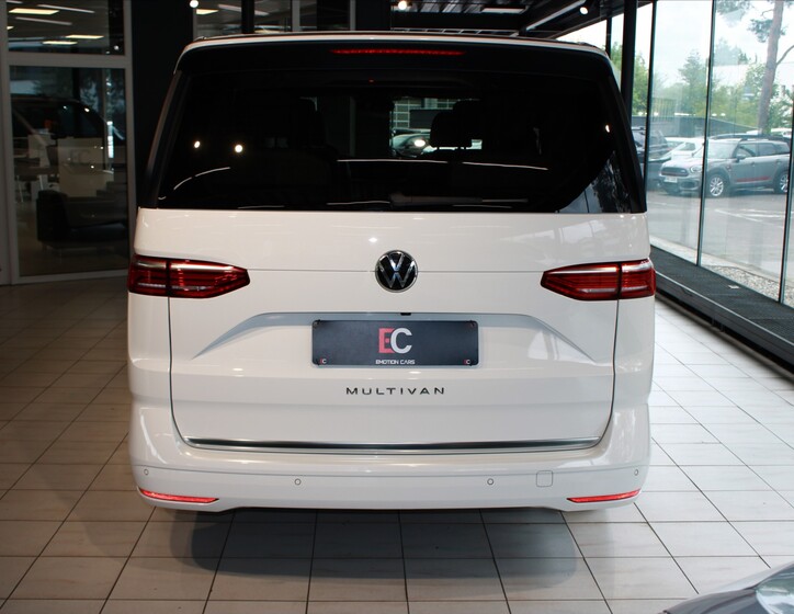 Volkswagen Multivan 5