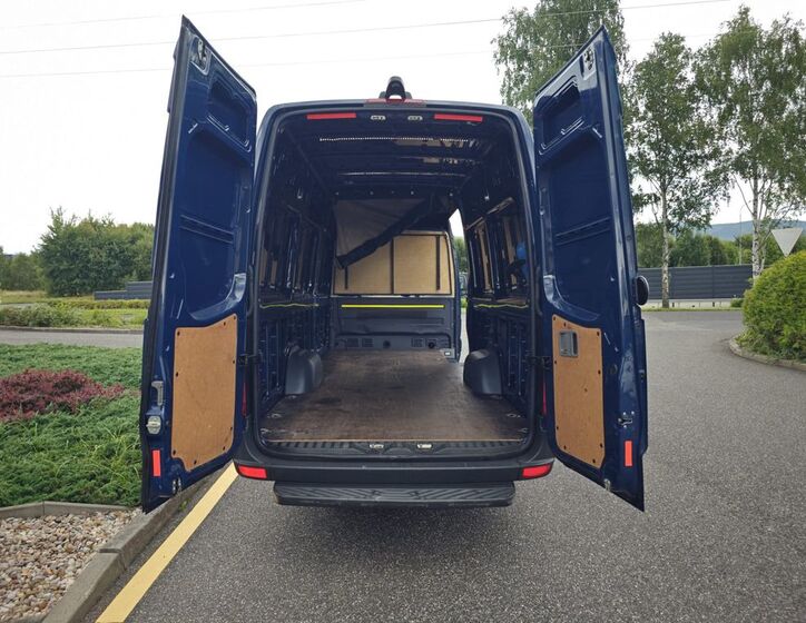 Mercedes-Benz Sprinter 13