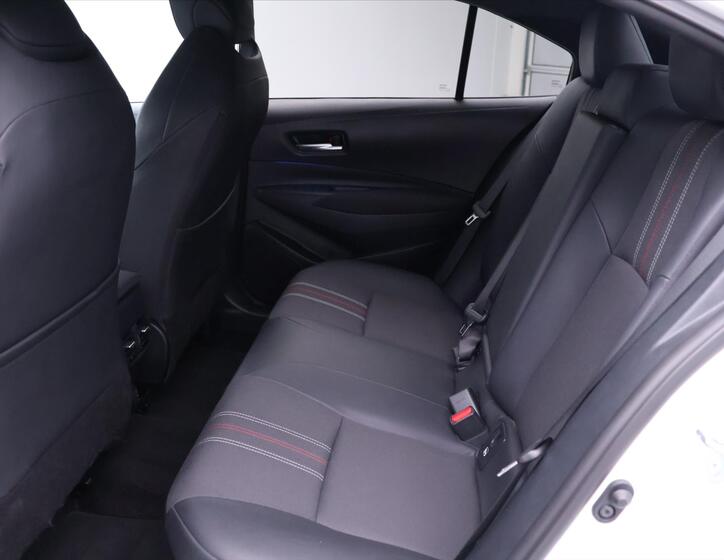 Toyota Corolla 16