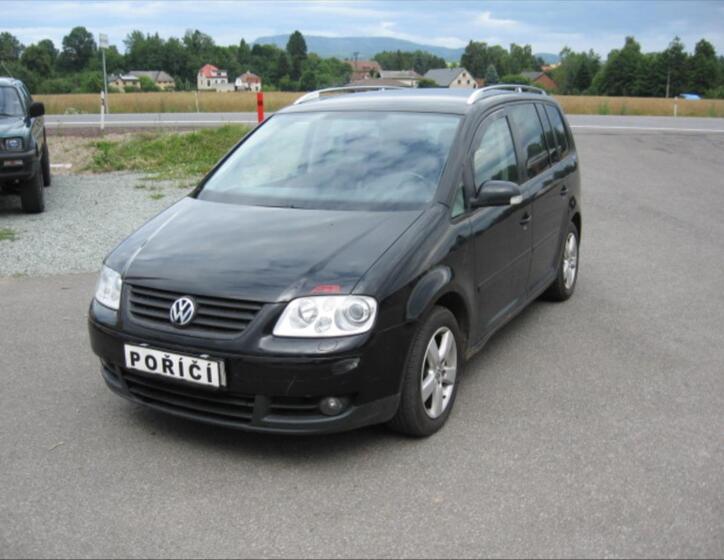 Volkswagen Touran 1