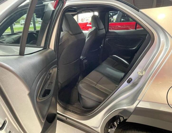 Toyota Yaris Cross 12