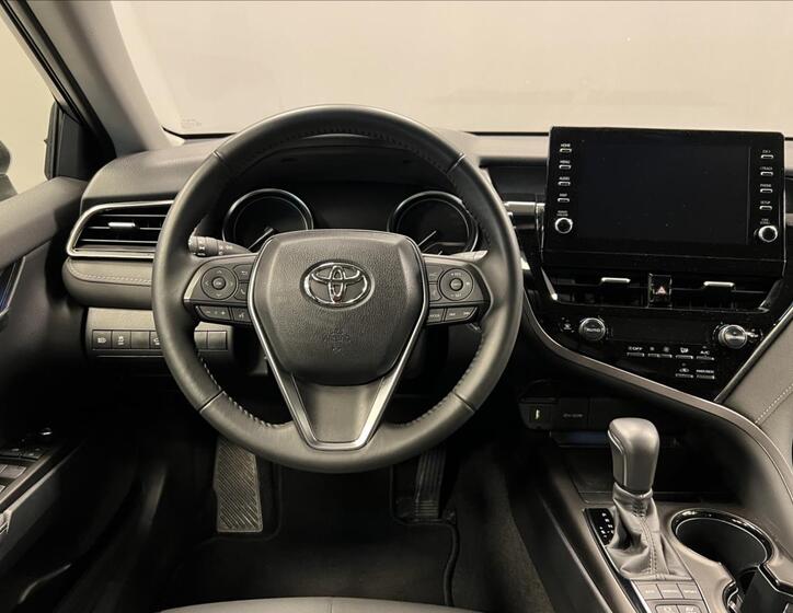 Toyota Camry 5