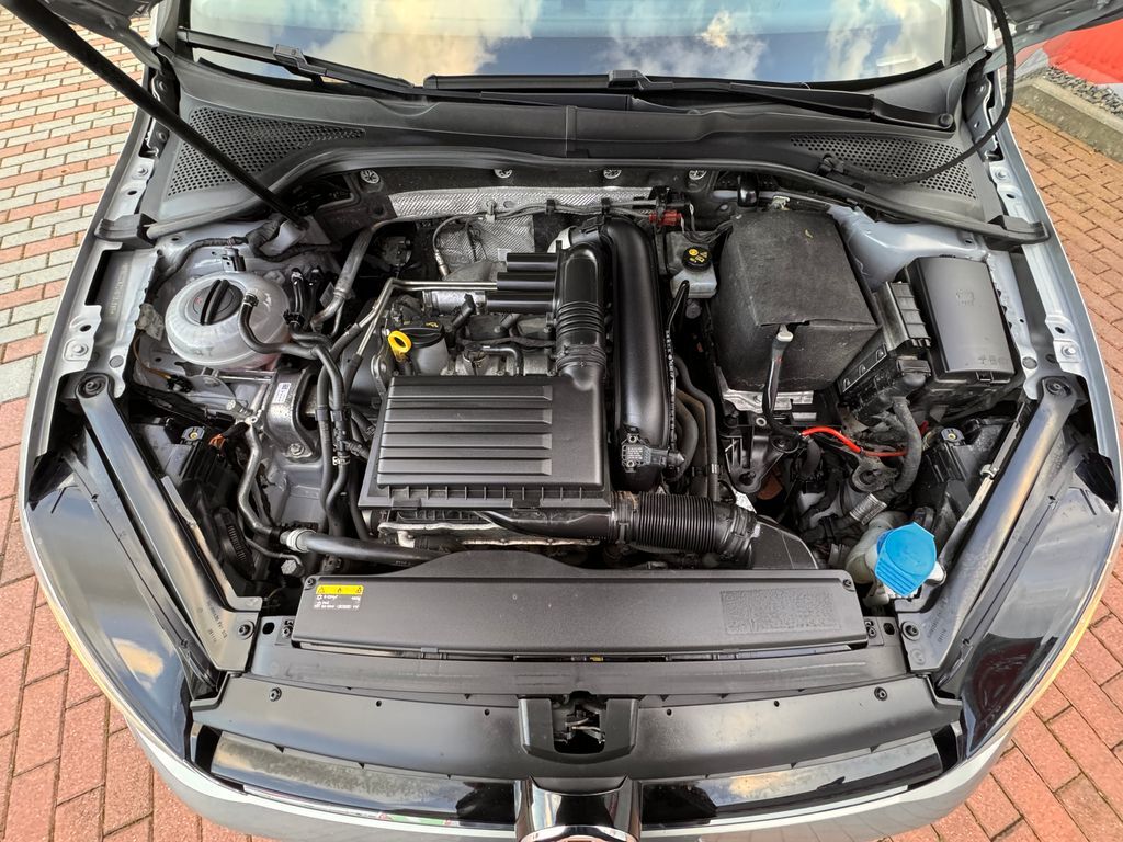 Volkswagen Golf 22