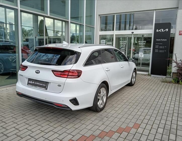 KIA Ceed 4